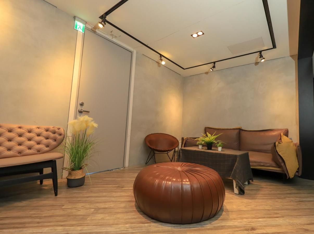 Easylazy Inn Тайчжун Екстер'єр фото